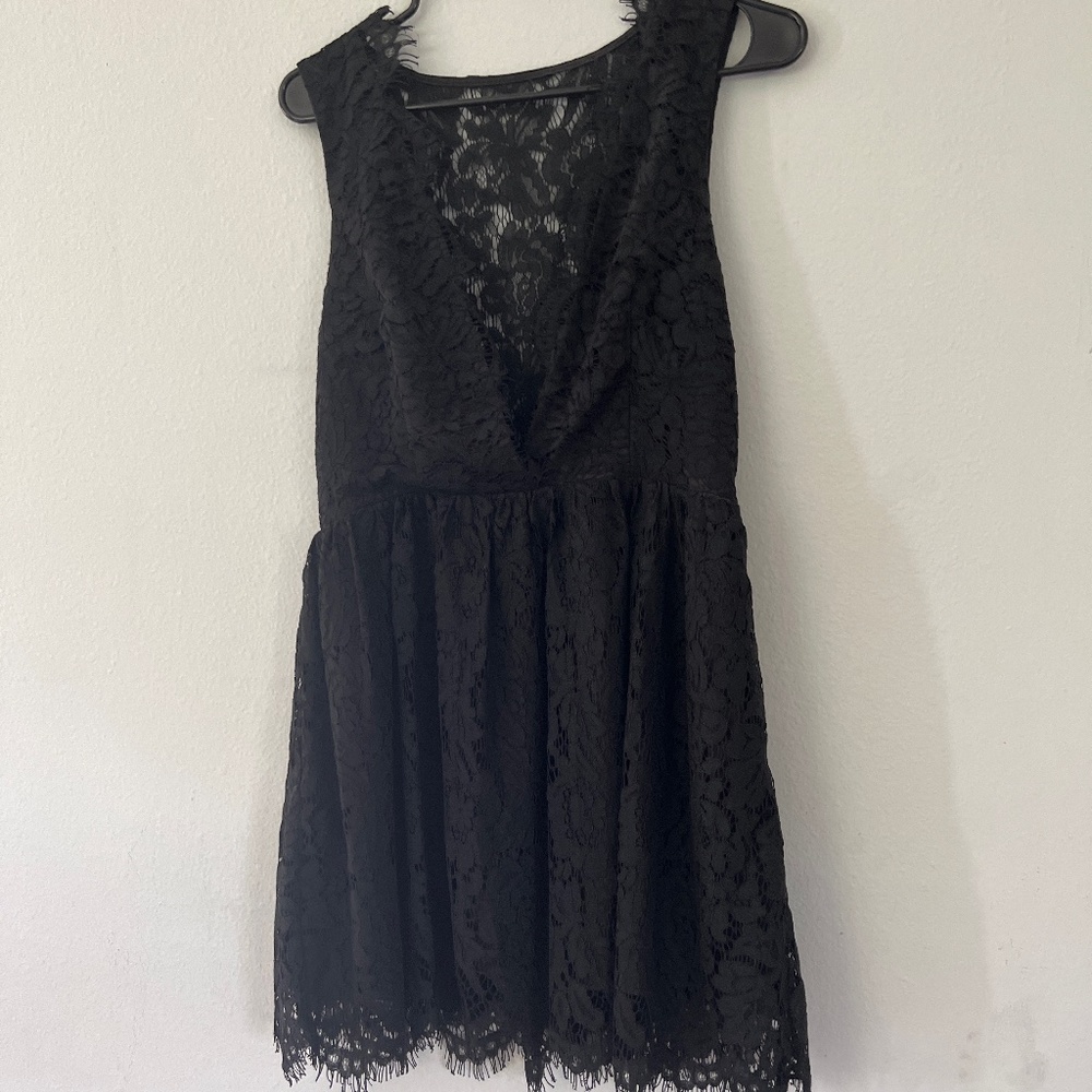 Lace mini black dress